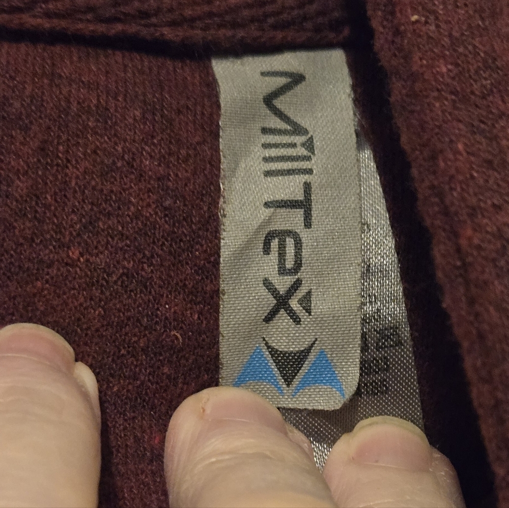 HOST PICK!🎉🎊Arizona Charlie's Casino Men's Maroon Hoodie by MillTex SzL - Picture 4 of 6